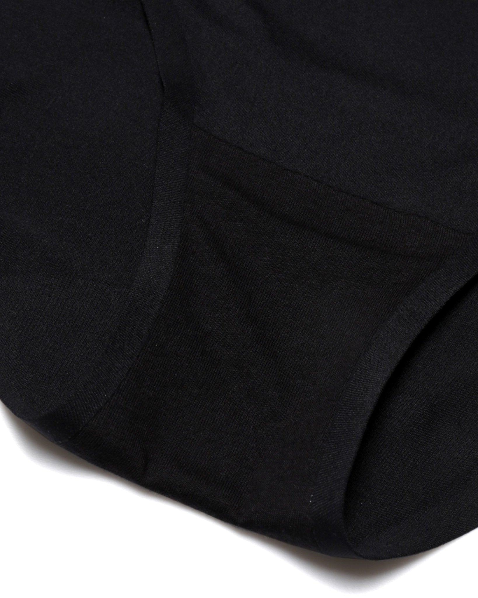 (Black)