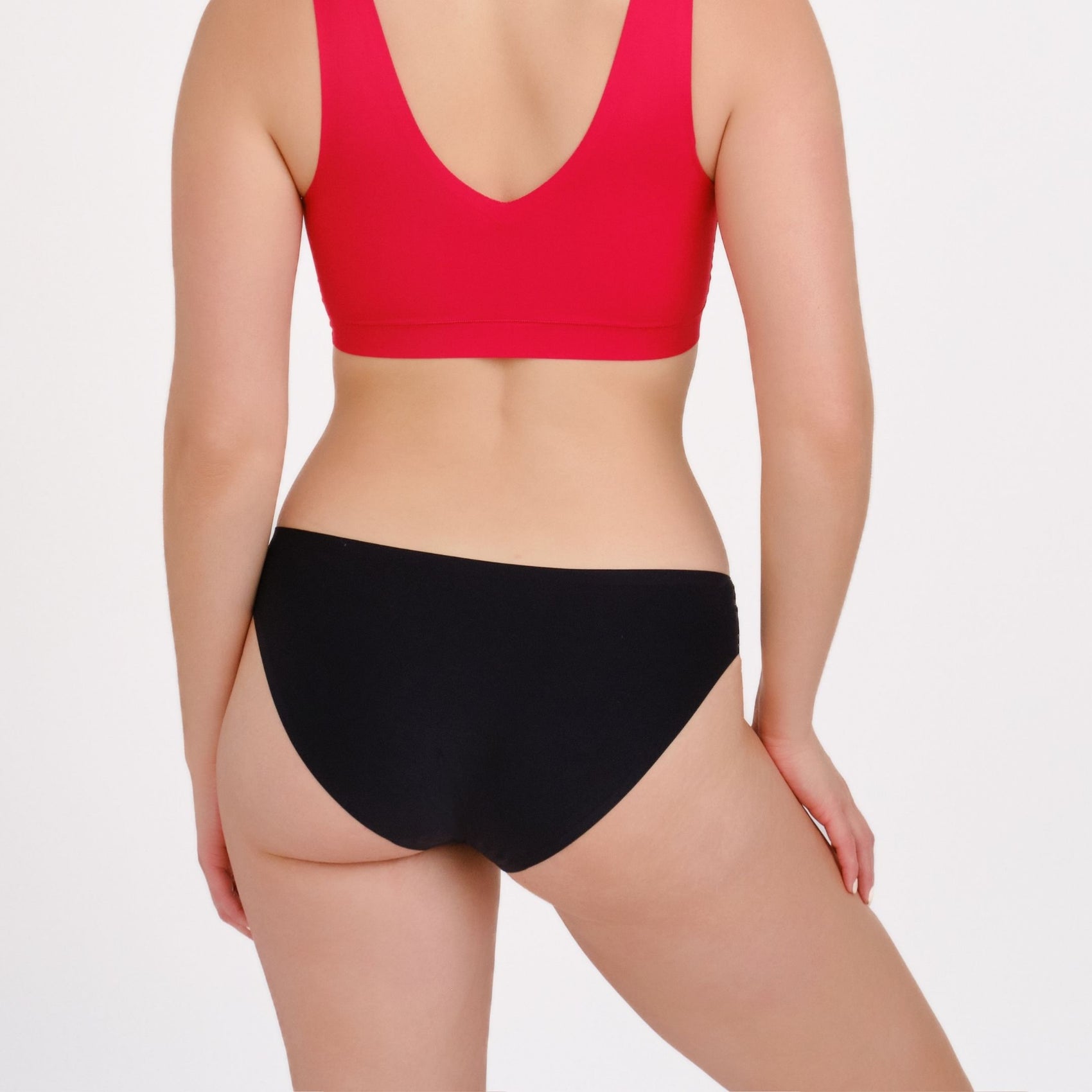 (Black)