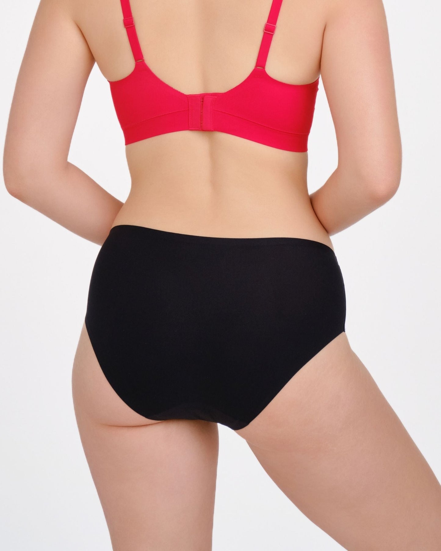 (Black)