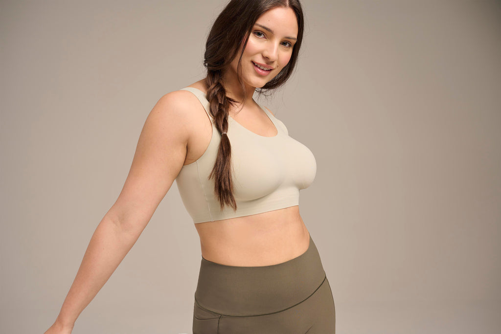 Floatley to The T-Shirt Scoop Neck Bra for Women, Silky Comfort Wirefree  Seamless Grip Band Pullover Bra with Removable Pads, Agate Gray, Medium :  : Clothing, Shoes & Accessories